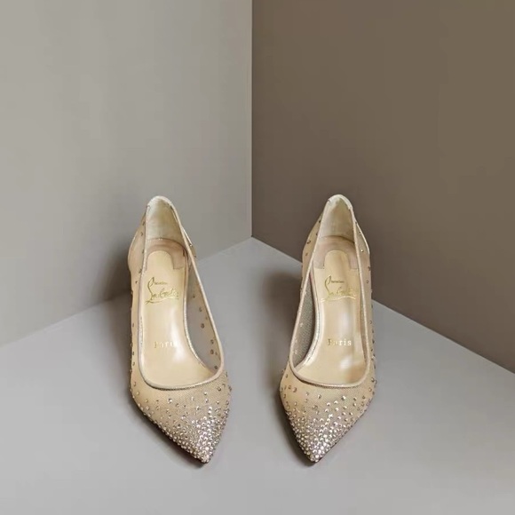 🚩steal authentic Christian Louboutin Beige Studded Heels - Picture 2 of 6